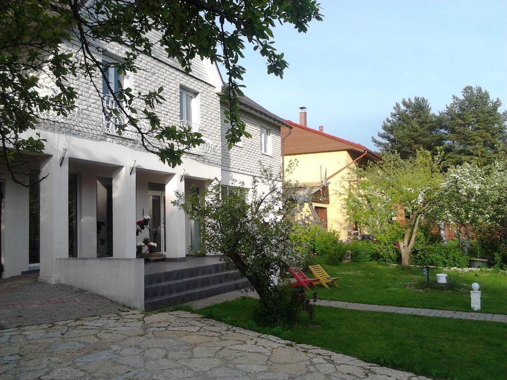 Oti Guesthouse Tallinn Bagian luar foto