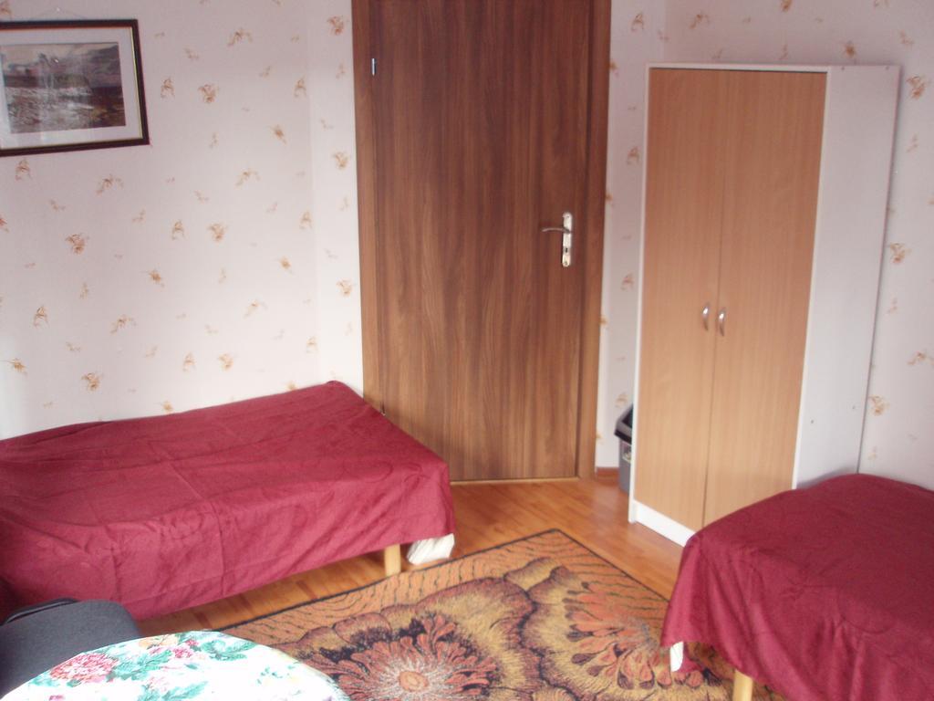 Oti Guesthouse Tallinn Ruang foto