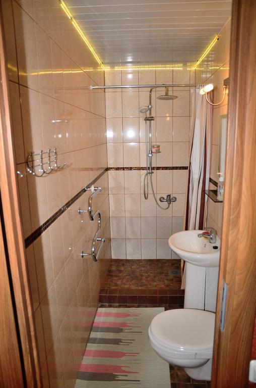 Oti Guesthouse Tallinn Bagian luar foto