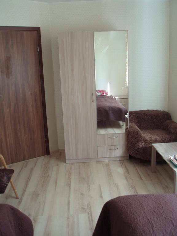 Oti Guesthouse Tallinn Ruang foto